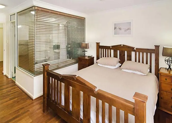 Sixteen At Cape View Escapes
