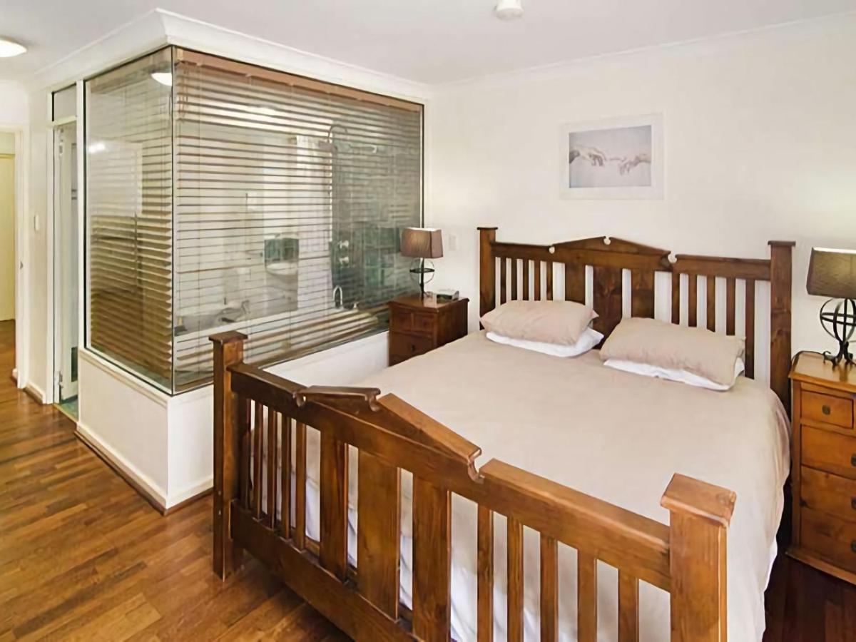 Sixteen At Cape View Escapes *